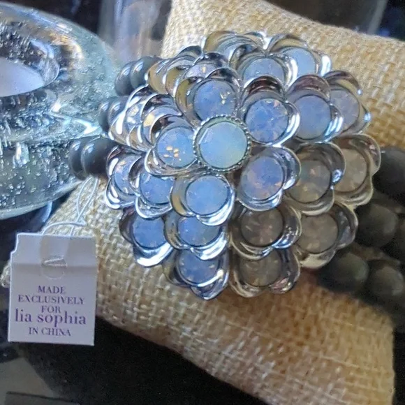 NWT - Lia Sophia Nordica Crystal Flower Bracelet with Gray Resin Beads - Picture 3 of 11